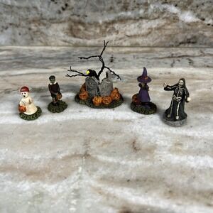 Hawthorne Village The Munsters Trick Or Treatin With Eddie & Friends" Accessory